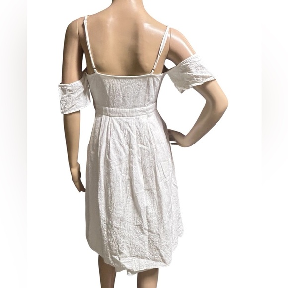 Lulu's White Dress - Picture 3 of 13